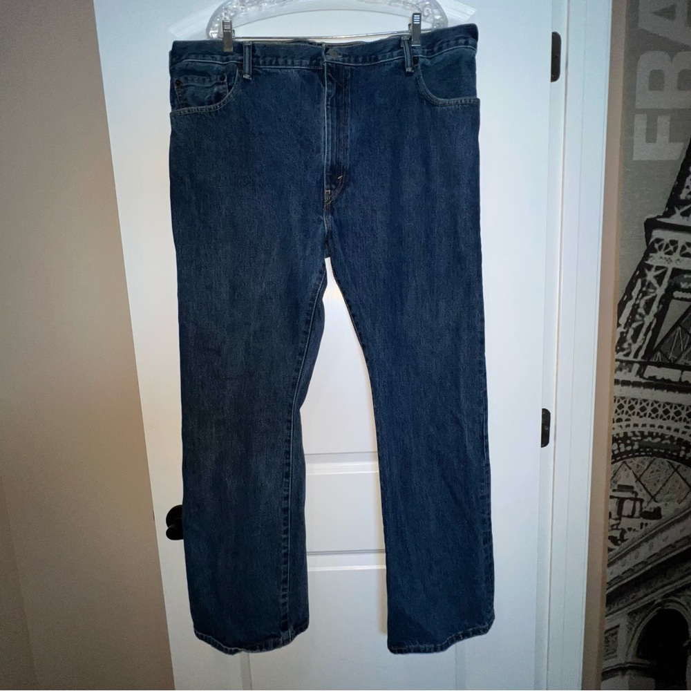 Levi's Men's 517 Button, Zip, 5 Pocket, Bootcut Denim Blue Jeans. Size 44 / 32